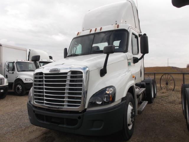Image #0 (2016 FREIGHTLINER CASCADIA T/A 5TH WHEEL TRUCK)